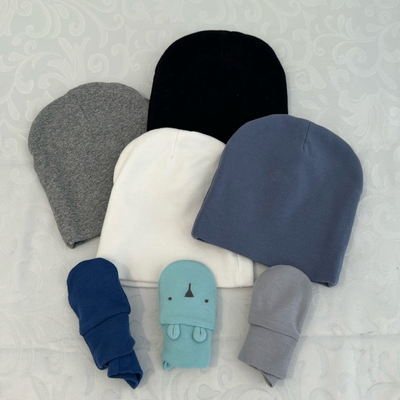 🌟3/$15🌟 NWOT Baby NB Caps and Mittens - Picture 1 of 7